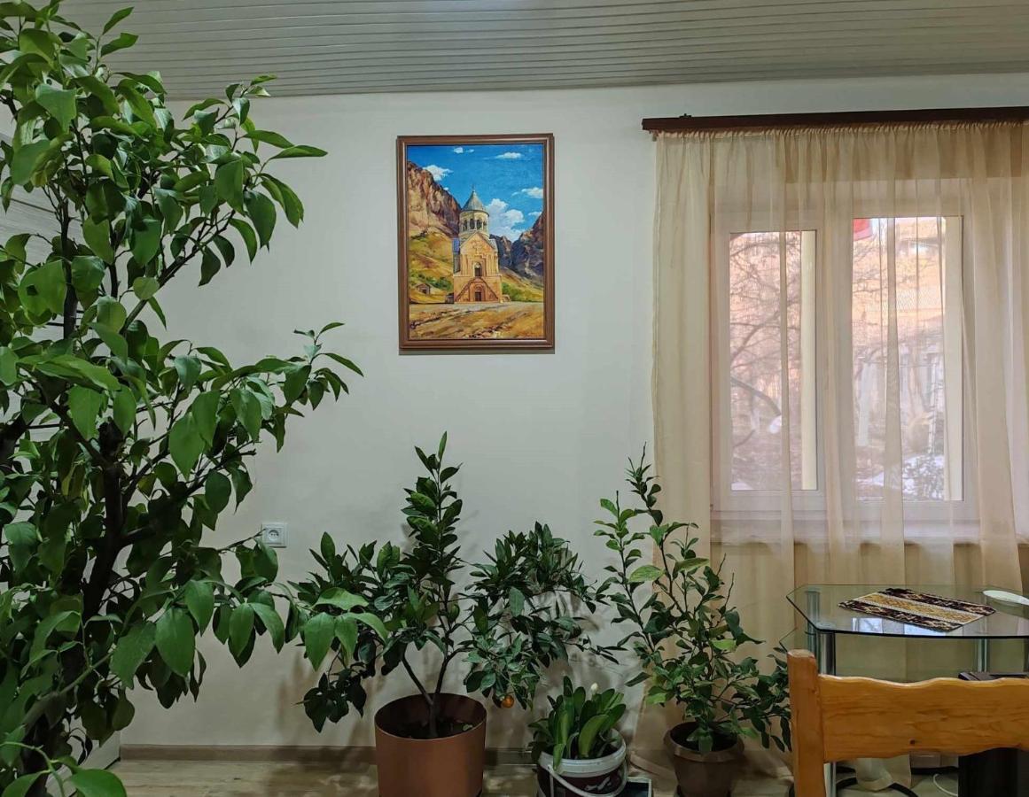 Sun House Hotel Jegegnadzor Kültér fotó